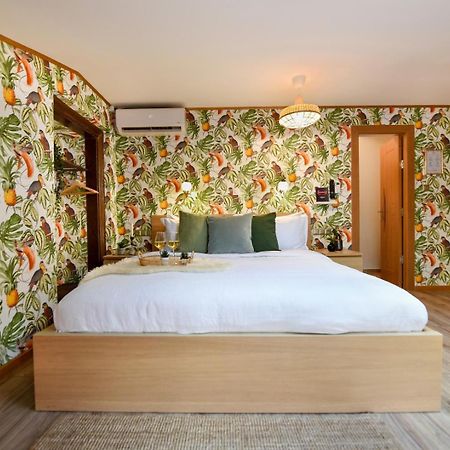Historic Charm, Modern Comfort - Accommodation In The Heart Of The Old Town Bukurešť Exteriér fotografie