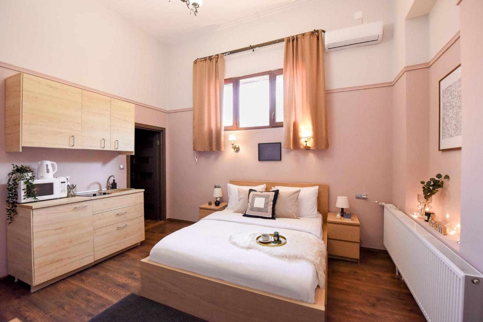 Historic Charm, Modern Comfort - Accommodation In The Heart Of The Old Town Bukurešť Pokoj fotografie