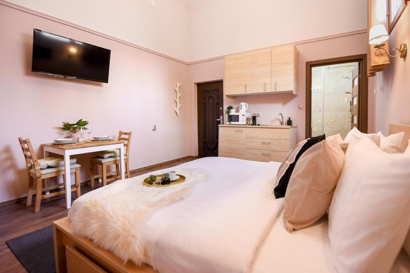 Historic Charm, Modern Comfort - Accommodation In The Heart Of The Old Town Bukurešť Pokoj fotografie