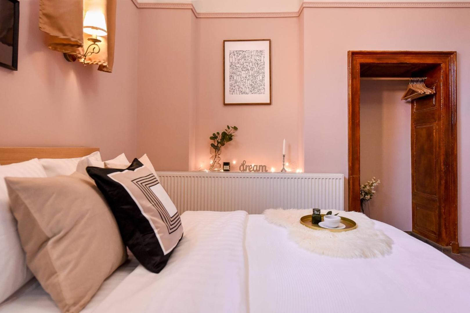 Historic Charm, Modern Comfort - Accommodation In The Heart Of The Old Town Bukurešť Pokoj fotografie