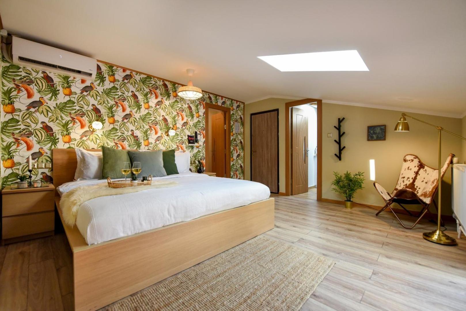 Historic Charm, Modern Comfort - Accommodation In The Heart Of The Old Town Bukurešť Pokoj fotografie